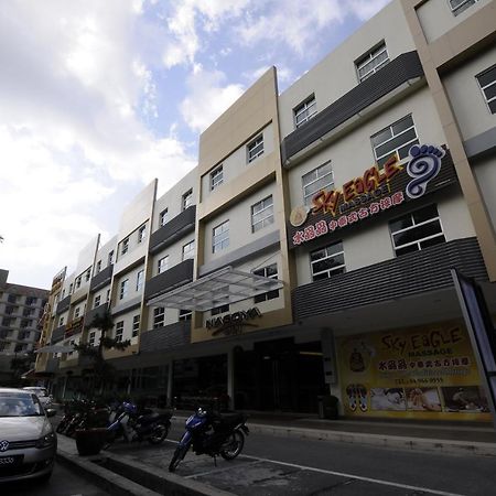 Nagoya Inn Hotel Kuah Exterior photo