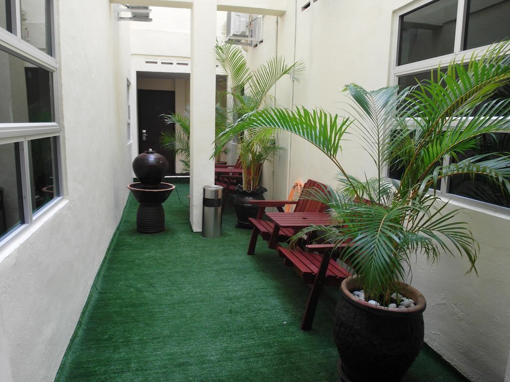 Nagoya Inn Hotel Kuah Exterior photo