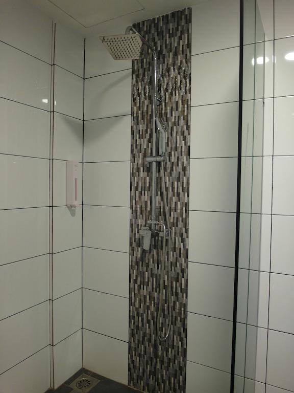 Nagoya Inn Hotel Kuah Room photo