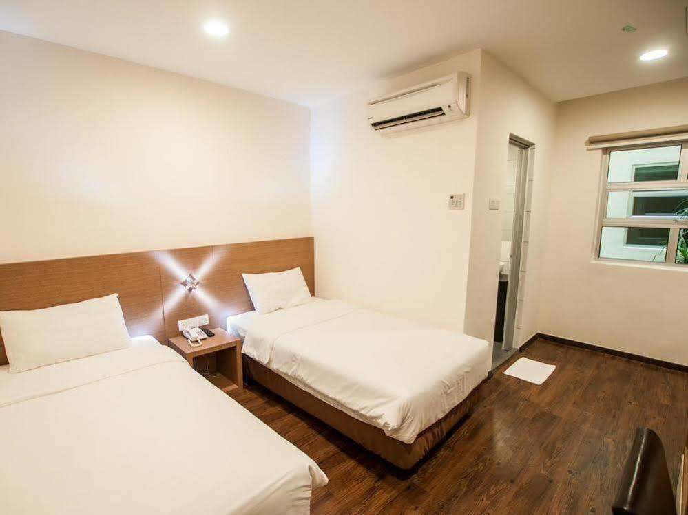 Nagoya Inn Hotel Kuah Exterior photo