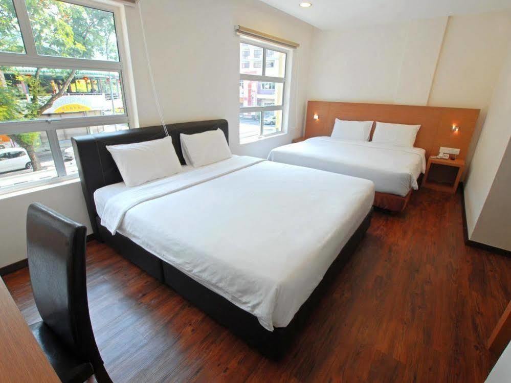 Nagoya Inn Hotel Kuah Exterior photo