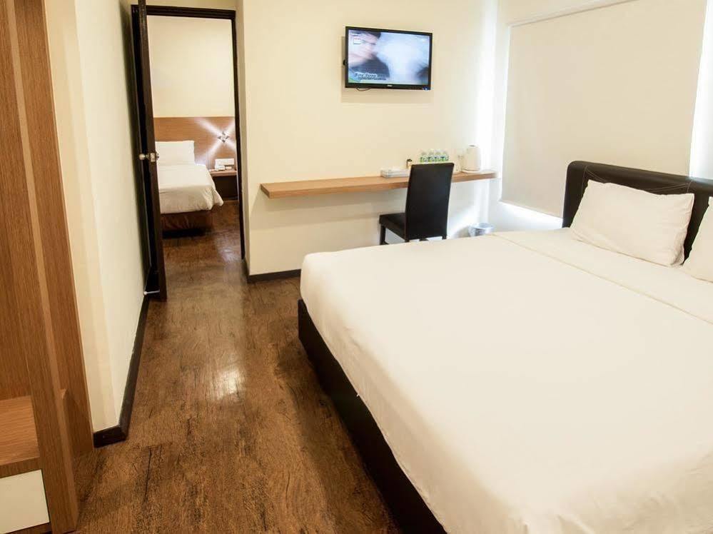 Nagoya Inn Hotel Kuah Exterior photo